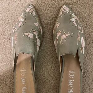 Mi.iM Women's Green Floral Embroidered Flats